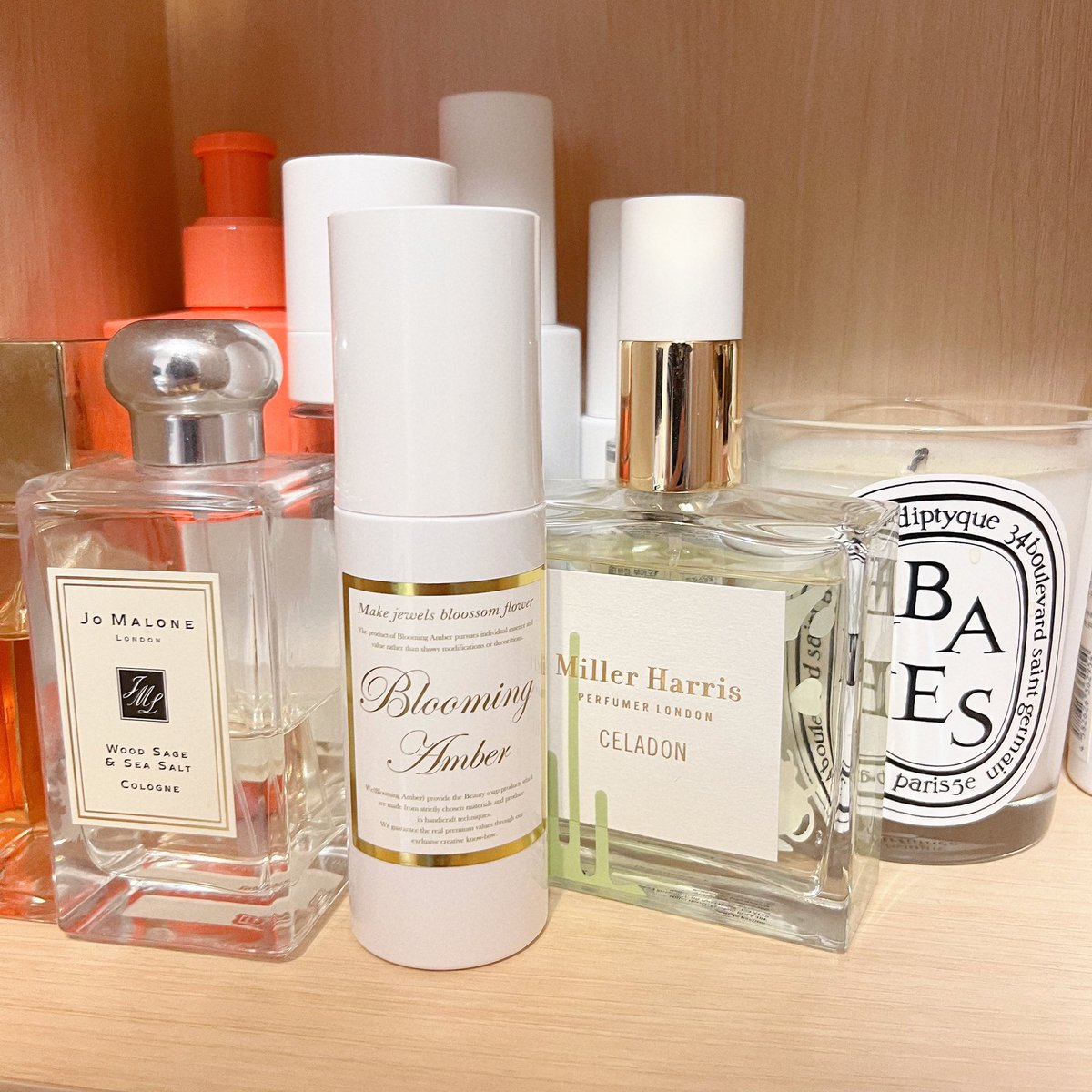 _scentlog's tweet photo. 블루밍앰버 여기임
처음들어보셧을 수 있어 왜냐면 여기가 광고를 진짜 안해 근데 뭐 받은거 당연히 없고 내돈내산임 향들이 다 영애가되,,,이거고 꿋꿋하게 컨셉 유지하고 있어서 호감.
앰버 - 시트러스비누향 / 블루밍유 - 맑고영롱한 꽃비누향 / 블루밍에프 - 오렌지바구니 / 아쿠아 - 촉촉여름바다 https://t.co/pR9Mf39Gdn