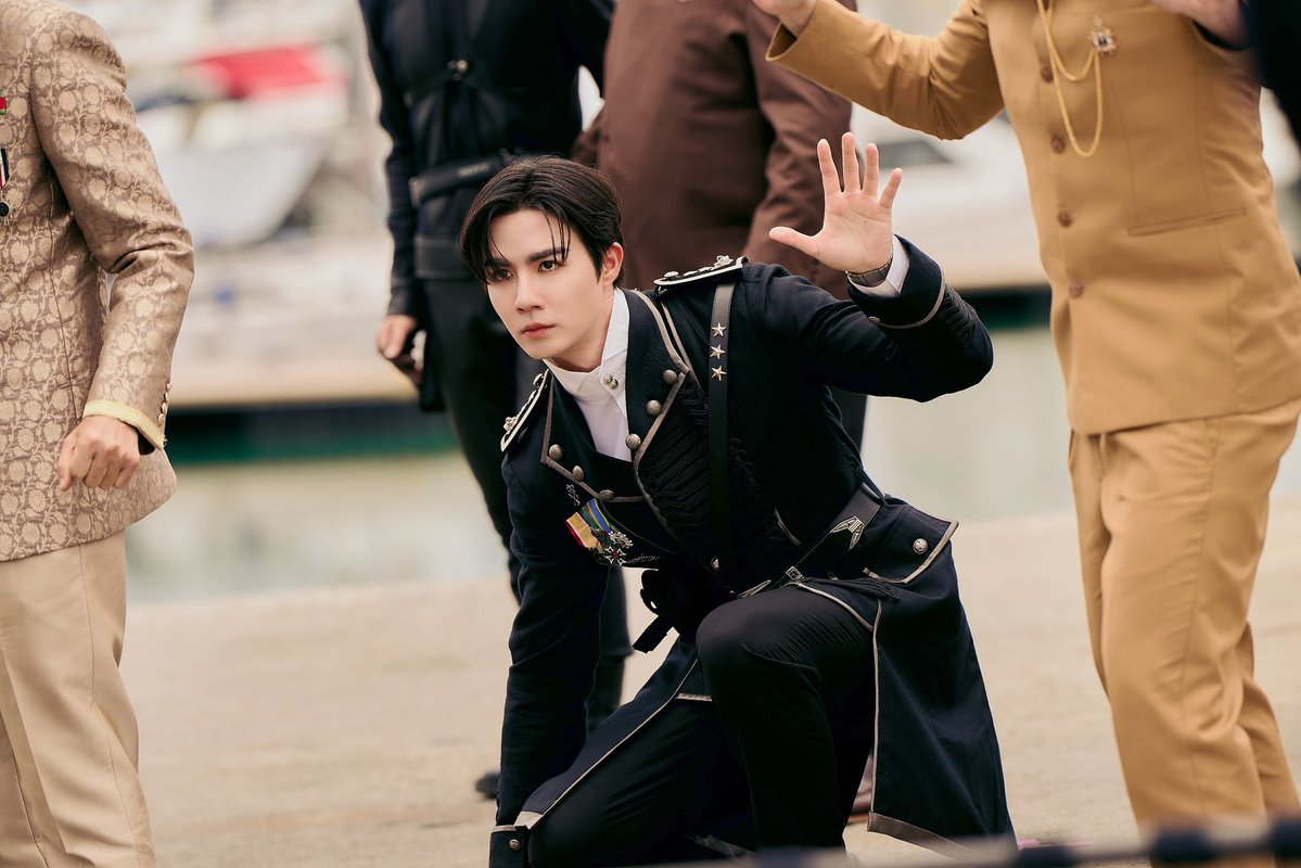 zee_pruk's tweet image. มาค้าบ สด ๆ ร้อน ๆ อยากถามความรู้สึกทุกคนตอนนี้เลย #TheNextPrinceEP12 ดูแล้วเป็นไง คอมเมนต์มาได้เลยครับ อยากอ่าน สำหรับผมดุเดือดเลือดพล่านมาก และถ่ายทำโหดมาก แต่ผมว่าคุ้มค่า อยากปรบมือให้นักแสดงและทีมงานทุกคน แต่เสียดายครับ อยากโดนยิงแทนชาครี อยากปกป้องเธอ อยากให้เธอจำฉัน…