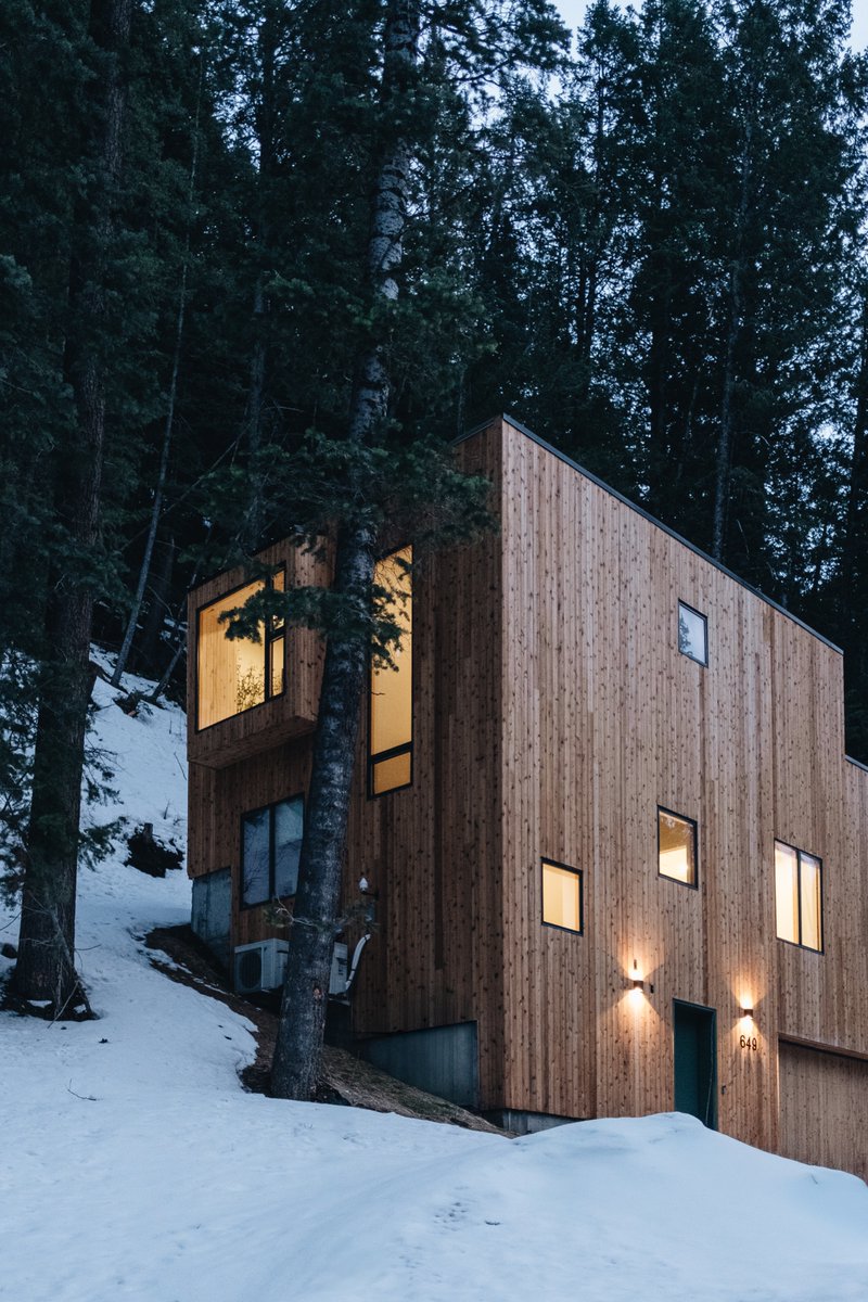 We've just launched a new creative residencies program at Parkview Mountain House where we offer free three-night stays to creators. Check it out: pmhpc.com/creative-resid…