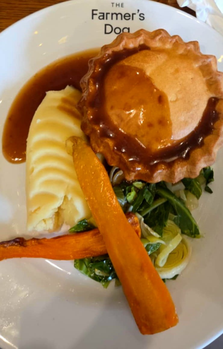 B****y delicious!! That largers not half bad either #backbritishfarmers <a href="/ClarksonsFarm1/">ClarksonsFarm</a> <a href="/JeremyClarkson/">Jeremy Clarkson</a>