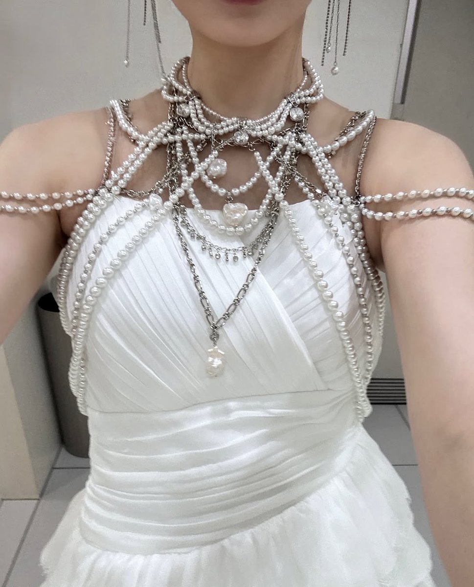 dragonflyeah's tweet image. 夜分遅くに失礼します。

これは手を広げて「おいで〜♡」ってされておっぱいに顔を埋める前の瞬間ってことでよろしいですか？？？