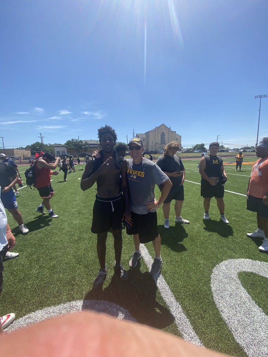 MarkelGates's tweet image. Great camp at #texaswesleyan #rams and great conversation with @CoachWelde