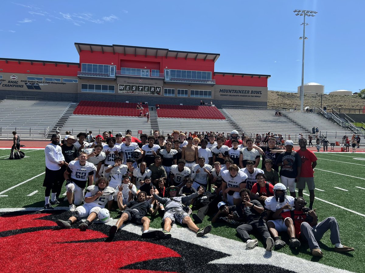 Great camp with our guys! Thanks to <a href="/MountaineerFB/">Western Colorado Football</a> for a great camp! Young men competed their tails off! #BullStrong 🐂🐂