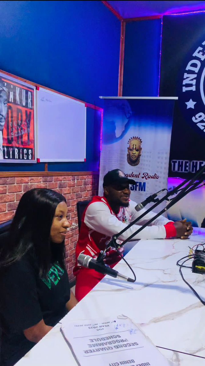 boladebezi's tweet image. Had a swell time talking sports and my upcoming Guinness World Record attempt today with Solomon Aina of ITV Radio 92.3 Fm Benin. Nothing but gratitude.
@_spiriituaL
@OwlsomeWears
@Wizarab10