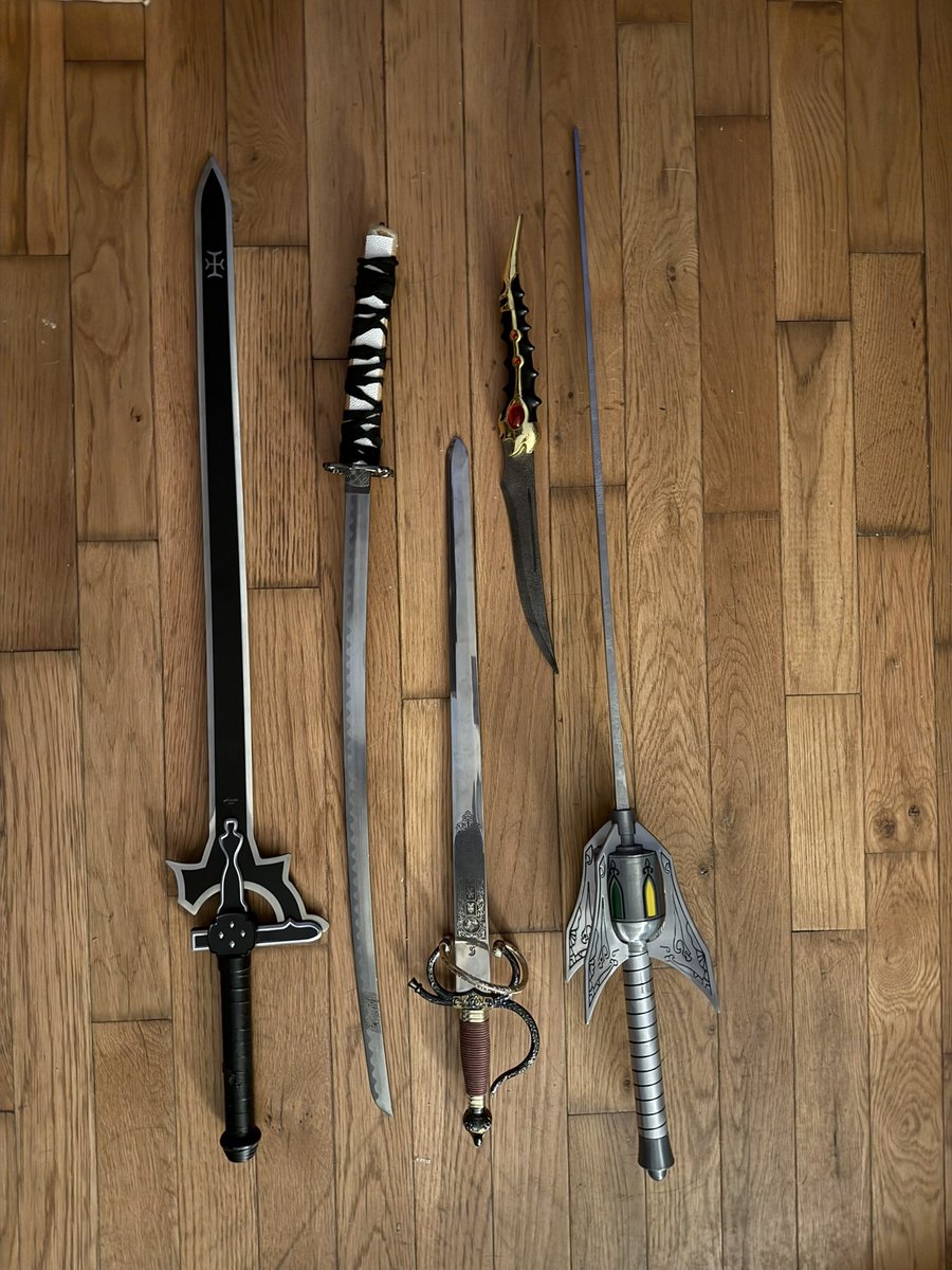 ruffinmuffin_'s tweet image. might become a mall ninja unfortunately (ntm on the
katana it's old and i can't make myself part with her)