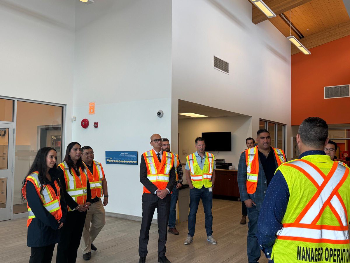 SteveKooner's tweet image. Visited our local Hamilton Transit Centre to raise important questions on behalf of Richmond-Queensborough constituents — all to help make transit more accessible, reliable, and responsive to our community’s needs. #hamilton #queensborough #richmondqueensborough #transit #bcpoli