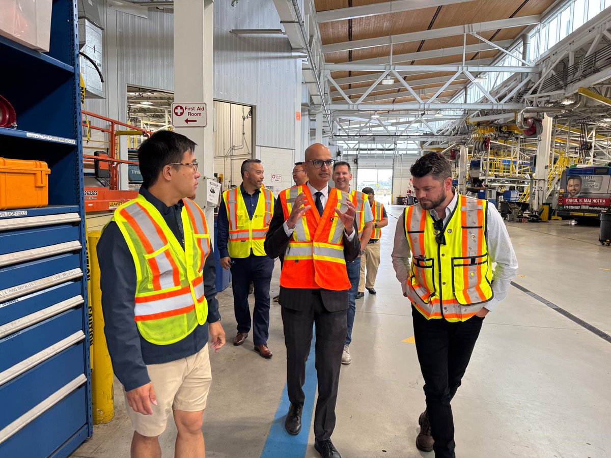 SteveKooner's tweet image. Visited our local Hamilton Transit Centre to raise important questions on behalf of Richmond-Queensborough constituents — all to help make transit more accessible, reliable, and responsive to our community’s needs. #hamilton #queensborough #richmondqueensborough #transit #bcpoli