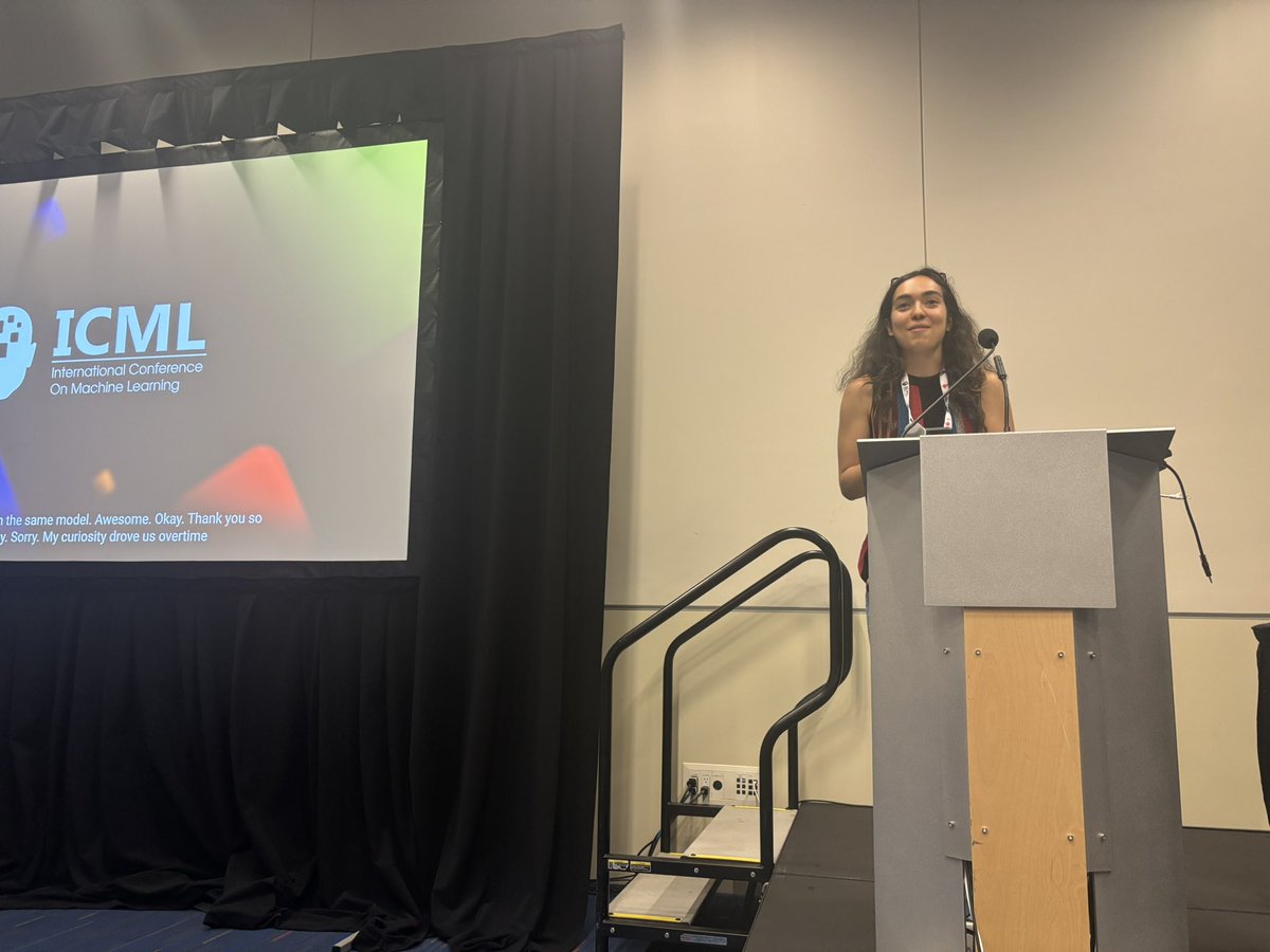 fraboeni's tweet image. Big kudos also to @niloofar_mire for leading us through an exciting day full of #memorization at our #MemFM workshop at #ICML!