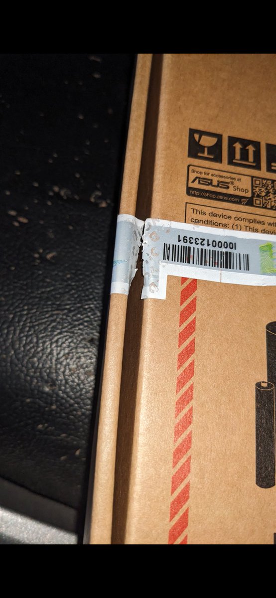 subbu_achar's tweet photo. @mrtechpedia @Flipkart Same case, i ordered a laptop from Flipkart. It was delivered with a broken seal. I was told to replace the product because i got it on offer. In the product description they mentioned only replacement and no return or refund. Completely they are doing a scam. 
@flipkartsupport https://t.co/R80nzMG6rv