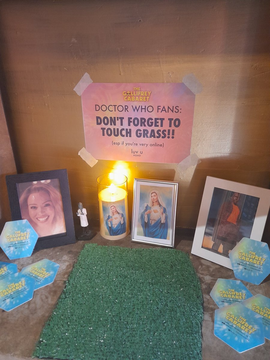 jamesliammcd's tweet image. Joyful night @gallycab

Sadie Miller played her Mum Lis Sladen in a School Reunion spoof

Carole Ann Ford was in the royal box 

A Leeds stamp won the cos-play competition

In short, a typical Gallifrey Cabaret... 

#gallifreycabaret #gallycab
