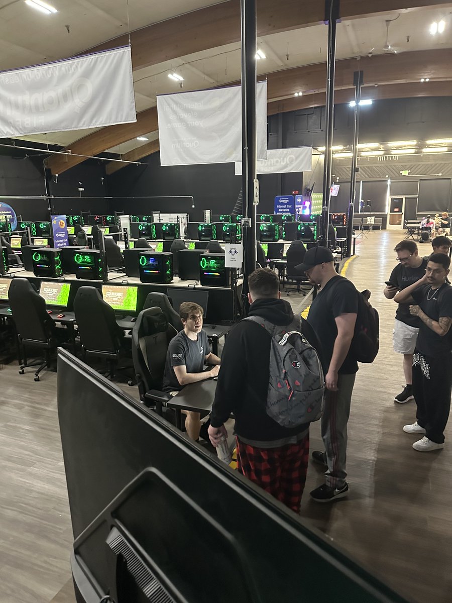 LocalhostDenver's tweet image. 🚨Drop Zone has started!! 🚨
The teams have begun setting up for Drop Zone. Energy is high —best of luck to all our teams! 💪🎮 #DropZone #COD #LocalHost #LocalHostDenver