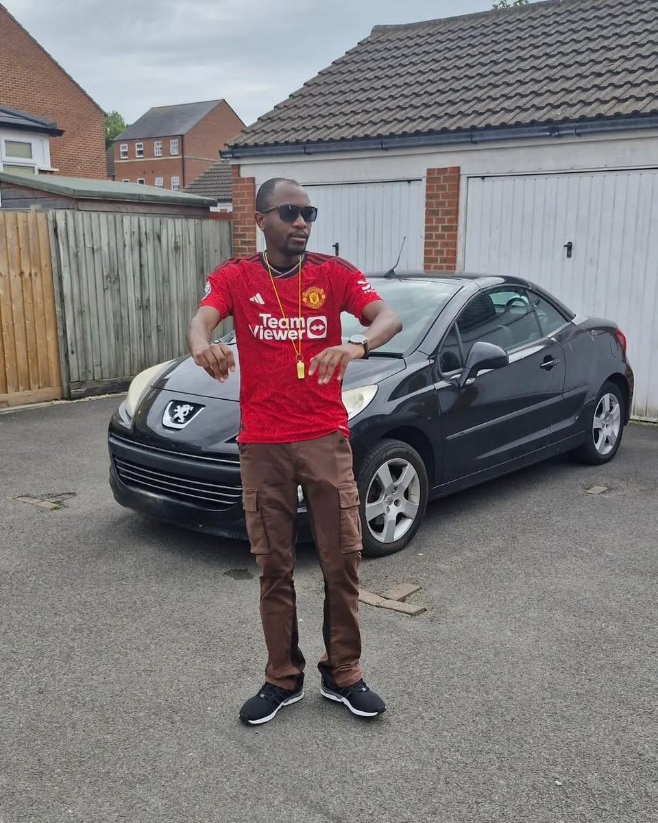 GGMU! 🇿🇼🔴⚽
<a href="/ManUtd/">Manchester United</a> 
<a href="/ManUtdZim/">𝐌𝐚𝐧𝐔𝐭𝐝 𝐙𝐢𝐦𝐛𝐚𝐛𝐰𝐞® 🇿🇼</a> 
<a href="/grok/">Grok</a>