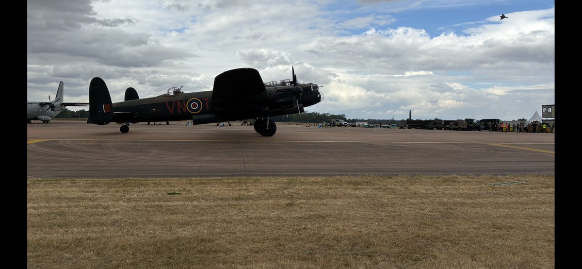 christopher neath (@chrisneath) on Twitter photo The old beauty and the new..er
Great day <a href="/RIATPR/">Royal International Air Tattoo PR</a> and the weather held The old beauty and the new..er
Great day <a href="/RIATPR/">Royal International Air Tattoo PR</a> and the weather held