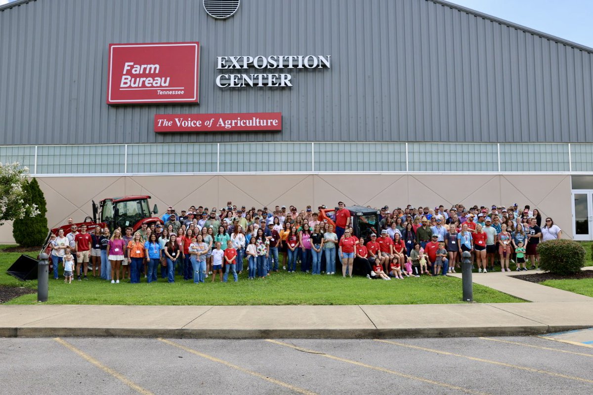 TNFarmBureau's tweet image. Close to 400 Tennessee Young Farmers & Ranchers. An awesome group we couldn’t be prouder of!
#TNFarmBureau | #TNYFR25