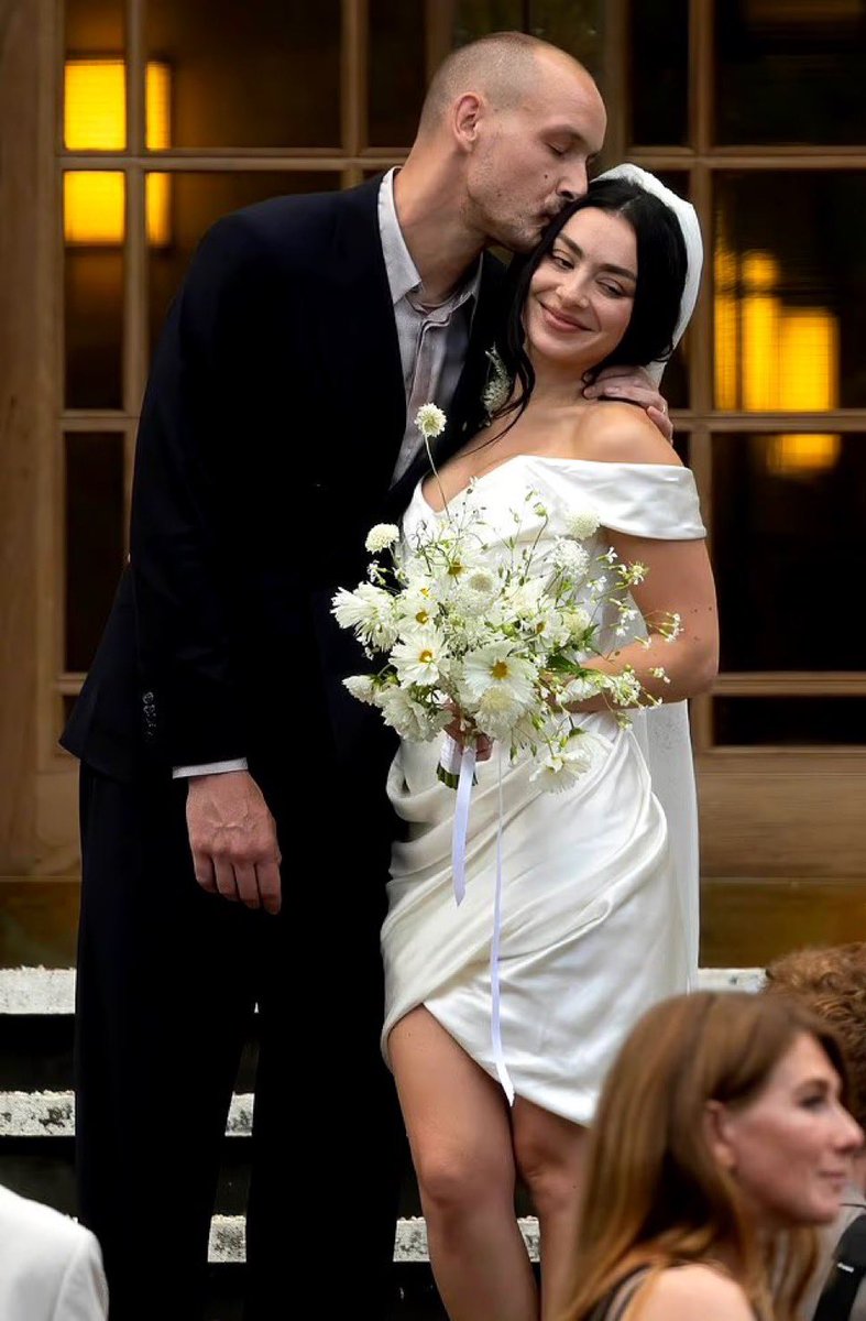 the1975_mfc's tweet image. Charli xcx and George got married!!