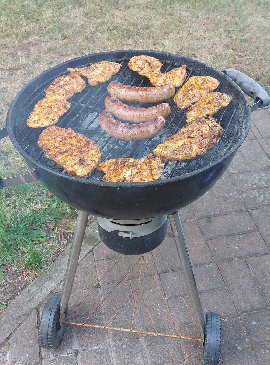 KlappertLeiser's tweet image. 🧡Mein kleiner Schatz is da ,da wird natürlich gegrillt..
Schönen Abend meine Lieben,ich ess ne Kleinigkeit für euch alle mit ..😅😍❤️