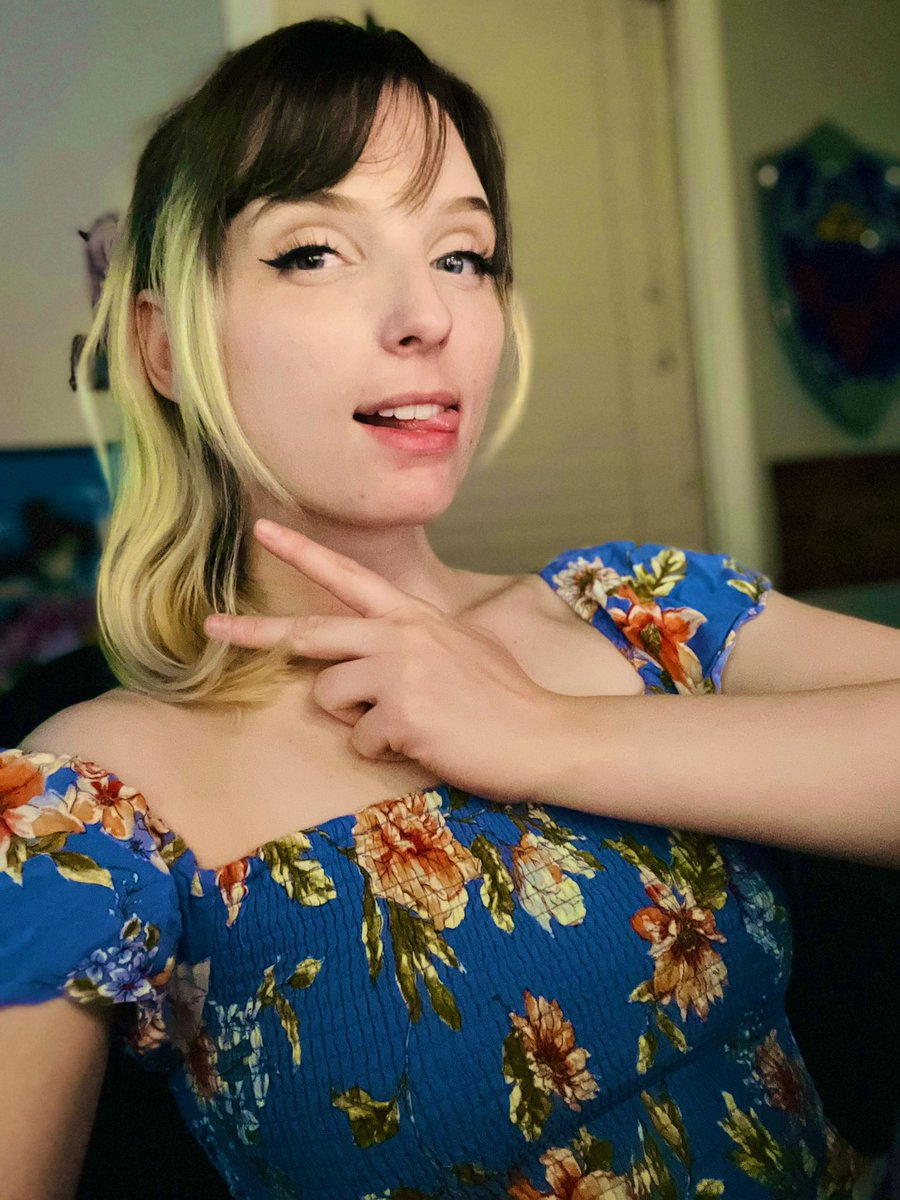 Live! It’s been a while, little stream for the OG squad whom’st still around! 👁️👄👁️

Twitch.tv/BlackANTIvenom I’m vtubing today because SLEEPY