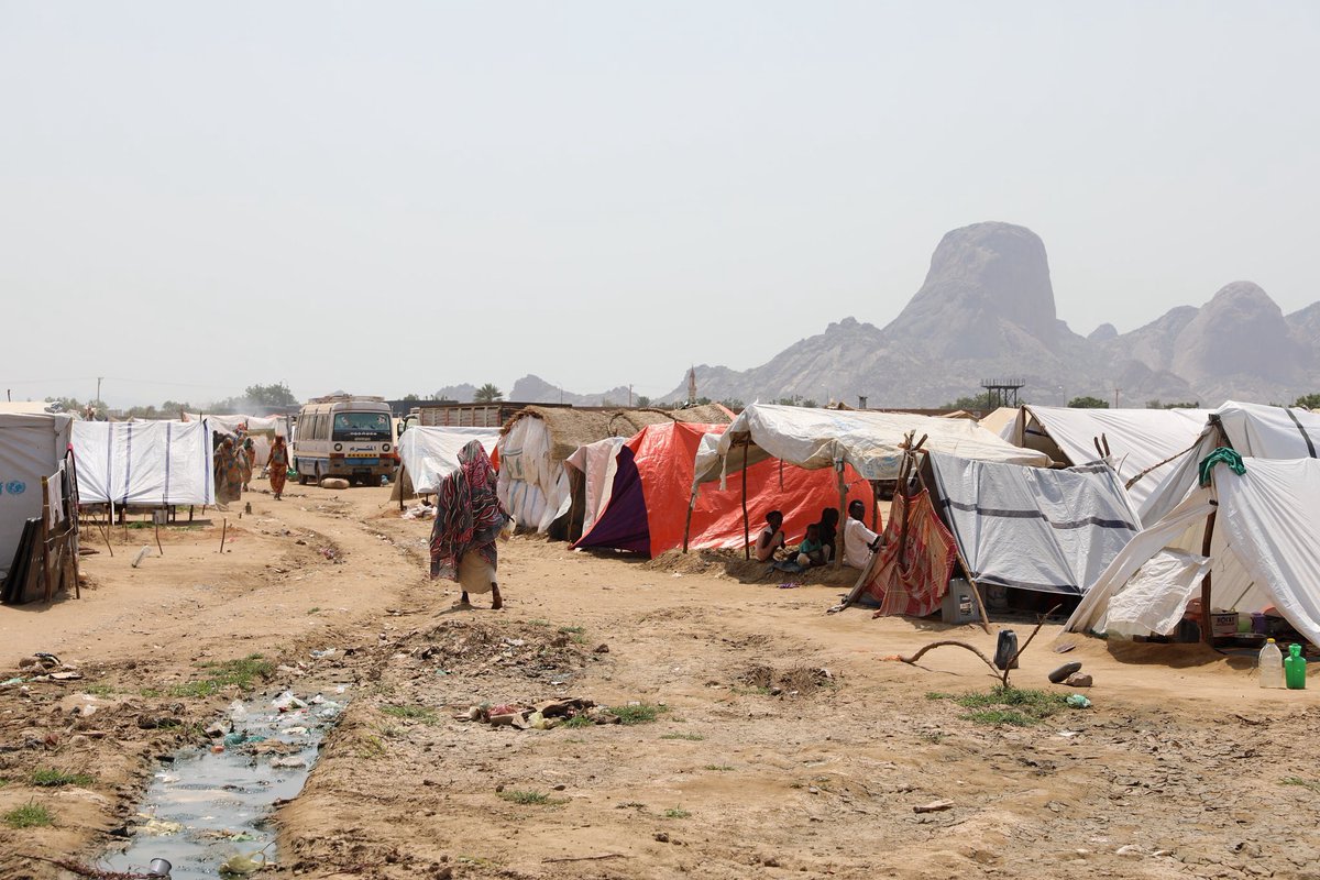 UNFPA_Arabic's tweet image. 🚨12.1 مليون شخص في #السودان - أي ربع السكان - معرضون لخطر العنف القائم على النوع الاجتماعي.
هذه زيادة بنسبة ٢٠٠٪ في عام واحد فقط.
كم العنف هذا صادم .
يجب على العالم أن يتحرك لحماية النساء والفتيات.
#KeepEyesOnSudan