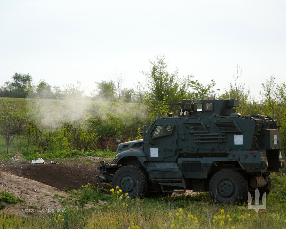 Militarylandnet's tweet image. MaxxPro vehicle of the Ukrainian 118th Mechanized Brigade. #UkrainianArmy