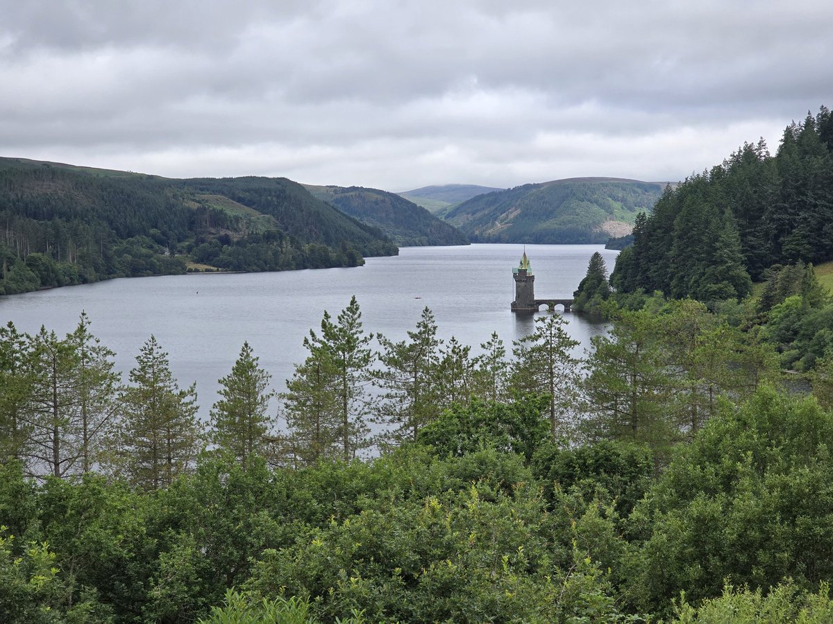 Walk_Wiltshire's tweet image. Back from a wedding at Lake Vyrnwy Hotel &amp;amp; Spa — stunning views, a sunken village under the lake, and that iconic tower! 8-mile walk to Rhiwargor Falls, coffee break, and back home completely wiped out. What a weekend. 💚

#LakeVyrnwy #WeekendWalks #TimeToRecharge
