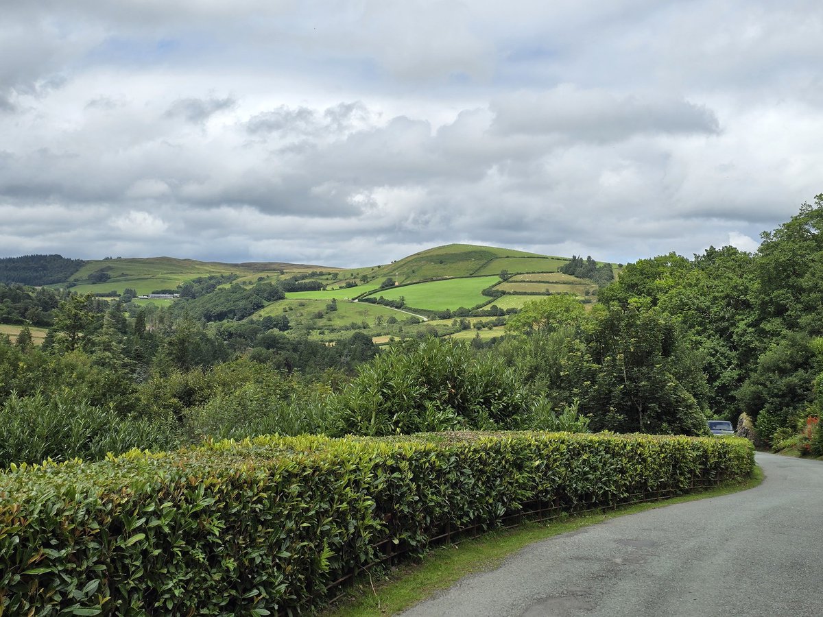 Walk_Wiltshire's tweet image. Back from a wedding at Lake Vyrnwy Hotel &amp;amp; Spa — stunning views, a sunken village under the lake, and that iconic tower! 8-mile walk to Rhiwargor Falls, coffee break, and back home completely wiped out. What a weekend. 💚

#LakeVyrnwy #WeekendWalks #TimeToRecharge