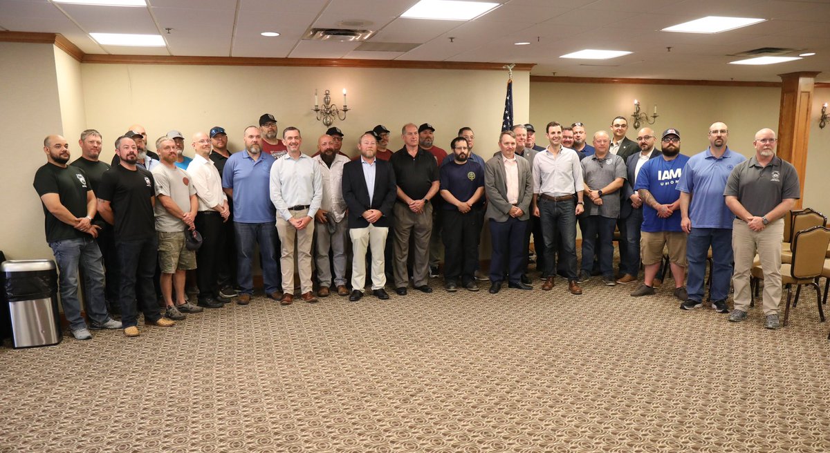 IAM_Union's tweet image. We want to thank @BMWEDIBT for hosting this important town hall with @RepDeluzio and @RepMichaelRulli near East Palestine, OH and inviting IAM District 19 General Chairman James Orwan to speak.
We will not stop pushing for rail safety ⚙️✊