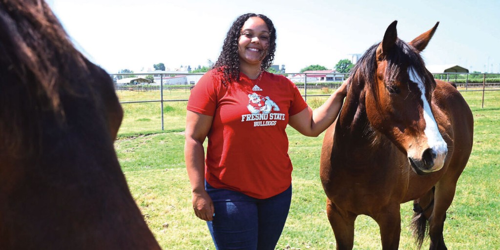 Fresno_State's tweet image. Amelia DiPaola Robinson never expected to become a top @FresnoStateTFXC athlete. Now, a NCAA Woman of the Year finalist, she&apos;s pursuing her dream of becoming a large animal vet.

Read her story in @FresnoState_Mag: bit.ly/4nFtClr