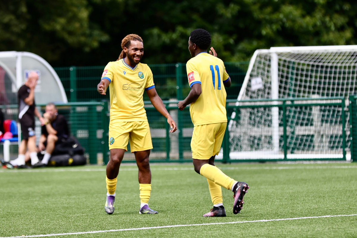 AscotUnitedFC's tweet image. More valuable minutes in the tank as we continue our build up to the start of the @IsthmianLeague season.
Wishing @thebearsbbhfc the best of luck for the coming season 🤝
#WeAreAscot #UpTheYellas💛💙