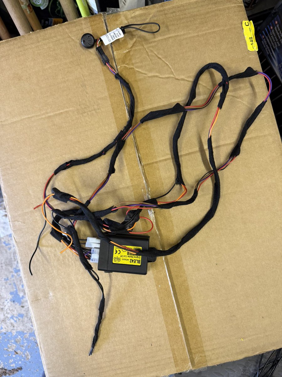 takenocrap69's tweet image. A fun few hours removing Meta immo and dash cams / ivolt