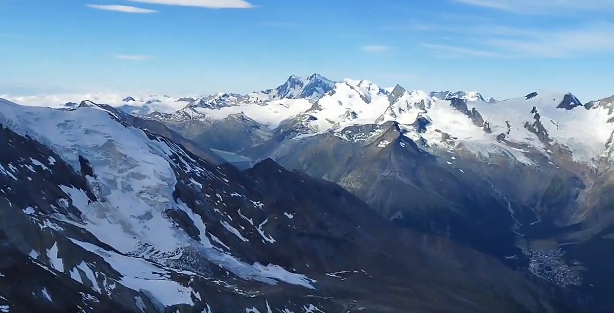 subfossilguy's tweet image. Saas Valley from Lagginhorn (4010 m), yesterday! 😍
Weissmies and Trift Glacier (L), Mattmark dam (center), Monte Rosa (4634 m, background), Fee Glacier (R) and Saas Fee (bottom R)
Enjoy, as no ice will be left in 50 yrs! 🔥
Thanks @maitepariente 🙏