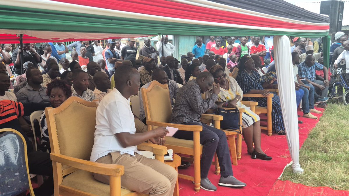 JohnMbadiN's tweet image. Day 2 of H/bay development tour:
√Visited Kibuogi Island in Homabay ahead of Ksh130M valued electricity power plant installation; the first ever.
√Issued Ksh10M from NGCDF Board to Seka Primary in Suba South for facelifting.
√Unveiled a truck to Sindo Gateway Fish Traders.