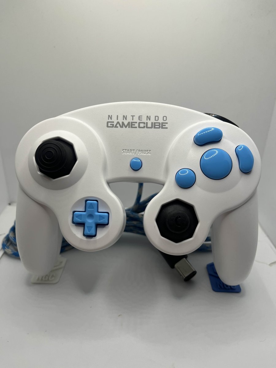 CfanCustoms's tweet image. Commission for @MillerFerg !

 -Phob 2.0.5, .29 firmware
  -Slickbox
  -Mouseclick Z
  -3 Meter paracord
  -Lubed Triggers
-Cardosi springs
 -Lubed Stickboxes
 -Bald buttons from @selst0r 
-Stick set from @QofDQ  
 -Commissioned triggers from @CreativeWilds 

Please reach out to…