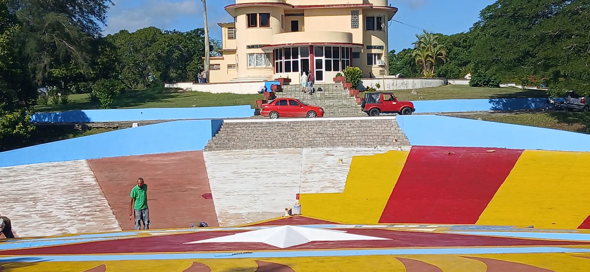 Se trabaja intensamente en el Palacio Provincial de Pioneros #JoseMarti en #PorLasTunasLaVictoria para festejar el aniversario 40 de su inauguración el próximo día 21, trabajamos #PorUn26EnEl26