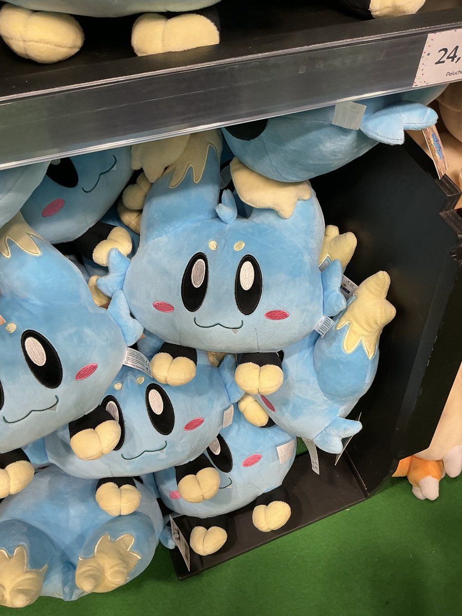 Tomakandele's tweet image. 😇 À la Japan Expo, la tentation était forte pour dépenser son argent …

🔥 Le shop Ankama était cool : plein de choix, et les peluches toujours aussi populaires !

🛍️ Et vous, vous avez craqué sur quoi cette année ?

💭 Quels produits vous aimeriez voir l’an prochain ?

#dofus…