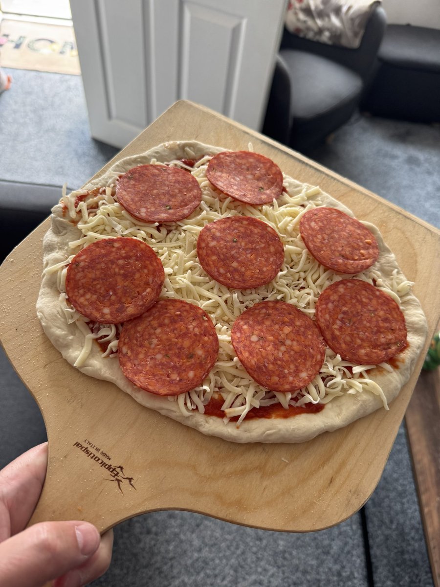 duckyblog's tweet image. Pizza 🍕 this evening, pepperoni with hot honey and plenty of cheese. #ooni #pizza