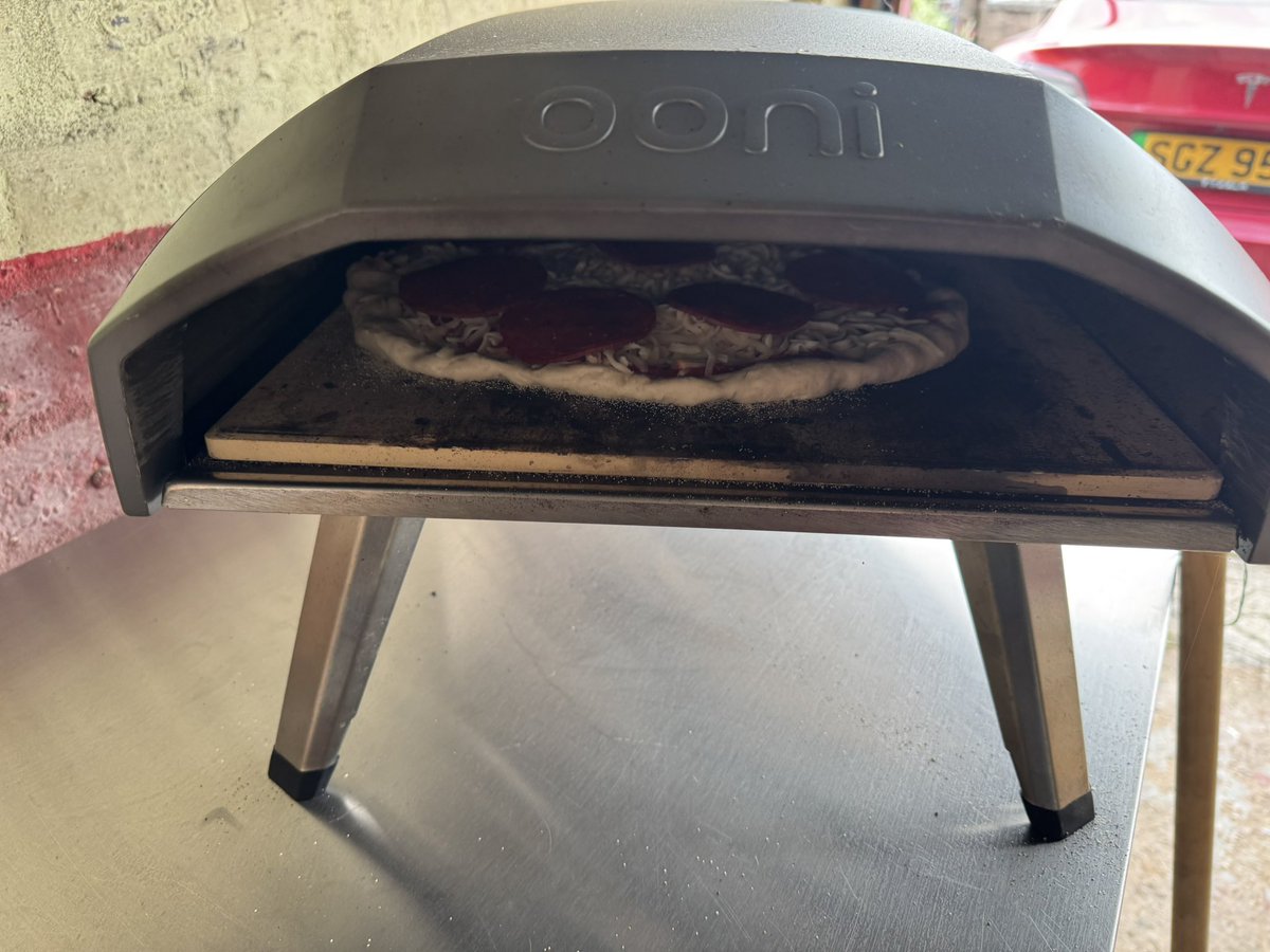 duckyblog's tweet image. Pizza 🍕 this evening, pepperoni with hot honey and plenty of cheese. #ooni #pizza
