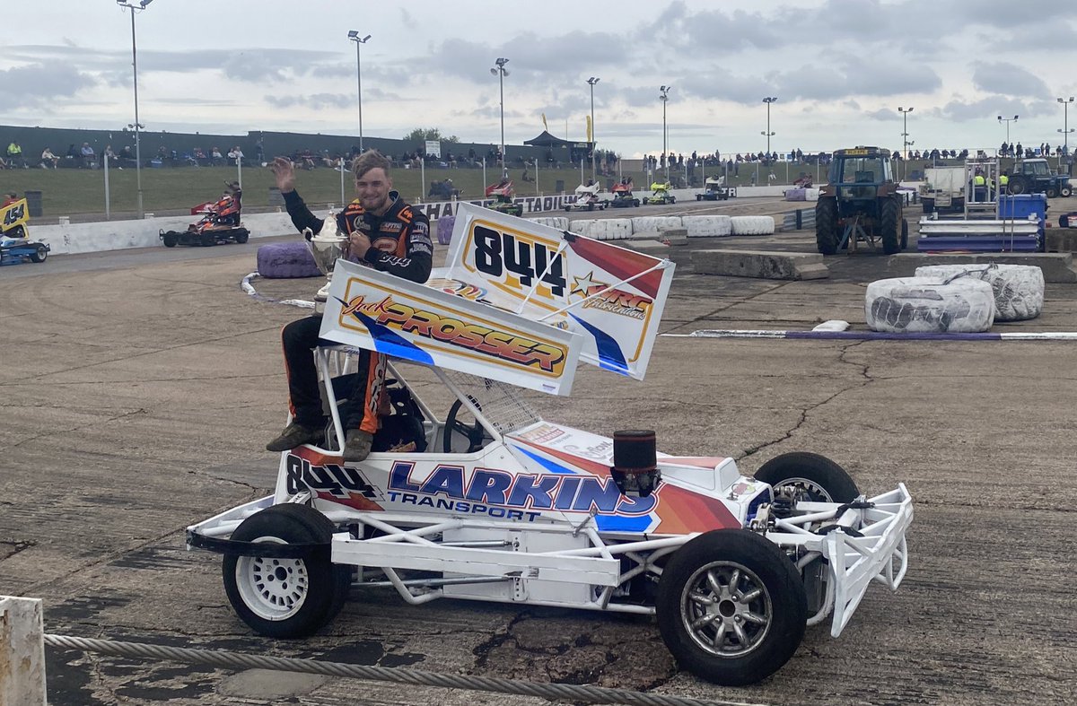 MarkNPaulson's tweet photo. BriSCA F2 heat wins at Taunton went to #844 Jack Prosser, #605 Richard Andrews, #578 Mark Gibbs and #667 Tommy Farrell https://t.co/3BvfzIa3uv