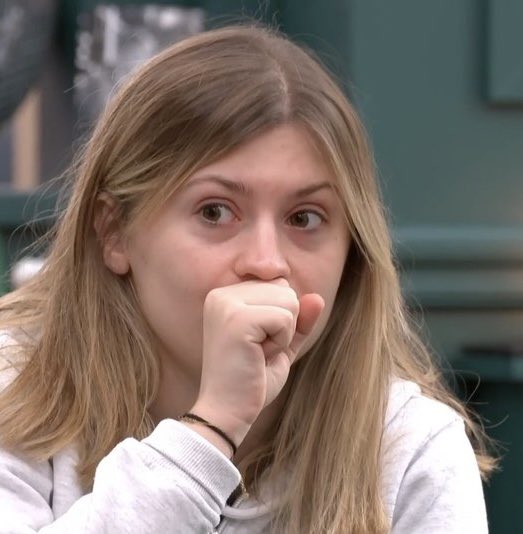 J’ai trop la vision d’un duo Marine Jen sur un son style bohème en mode hyper doux sur le thème I dont give a fuck de vos avis sur ma personne, one life je suis en paix avec moi même 🤪