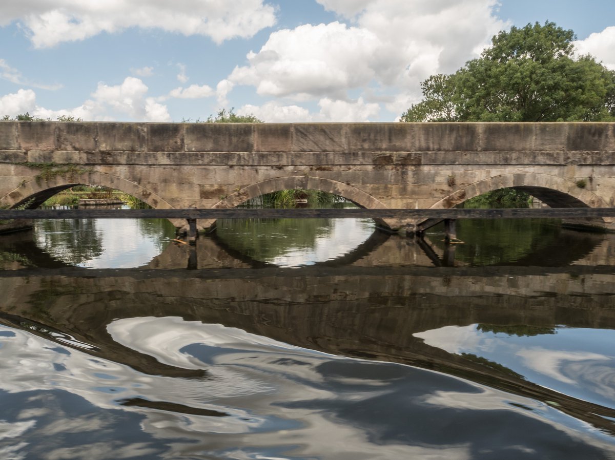 Lou Duffy-Howard (@loudhaileruk) on Twitter photo Me and Rich had an adventure on the Trent yesterday with Les on his MV Ruffian. It involved a duvet, a propeller, a tow, and a hoist! All in a day's work on the river. The scenery was beautiful. Have a look and find out more here: openbridgeshull.com/2025/07/19/adv… Me and Rich had an adventure on the Trent yesterday with Les on his MV Ruffian. It involved a duvet, a propeller, a tow, and a hoist! All in a day's work on the river. The scenery was beautiful. Have a look and find out more here: openbridgeshull.com/2025/07/19/adv…