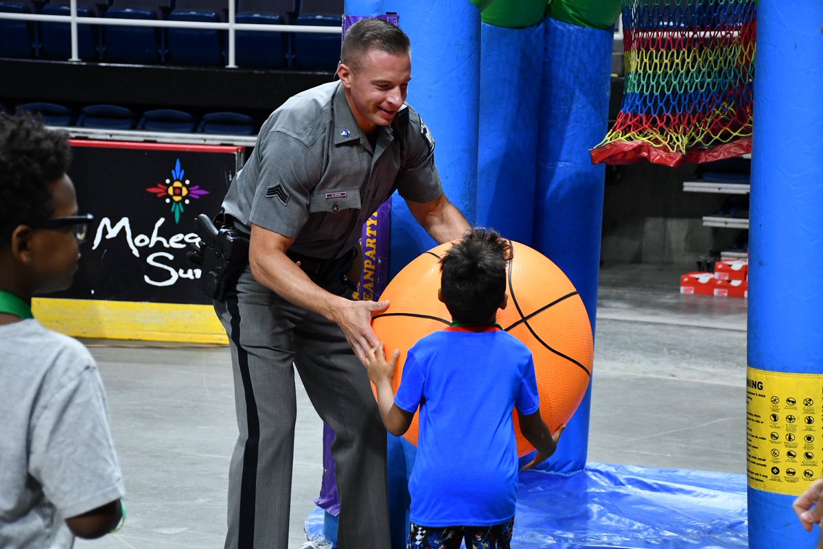MCCoyCountyExec's tweet image. This morning, Policy Analyst Stefanie Thomas attended the ALERT Partnership's 2025 Unite the County: Carnival and Skills Challenge on my behalf. This event brought together the community and law enforcement to participate in challenges and games that build positive relationships!…