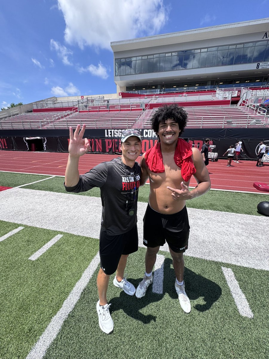 Cruz Lee (@cruzlee44) on Twitter photo ✝️✝️After a great camp with <a href="/austinpeay/">Austin Peay State University</a> and an amazing conversation with <a href="/CoachFarisAPSU/">Jeff Faris</a> I am blessed to announce to receive a offer #AGTG ✝️✝️After a great camp with <a href="/austinpeay/">Austin Peay State University</a> and an amazing conversation with <a href="/CoachFarisAPSU/">Jeff Faris</a> I am blessed to announce to receive a offer #AGTG