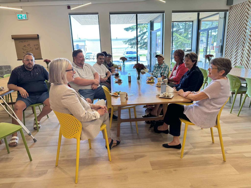 PattyHajdu's tweet image. Ce week-end, nous nous sommes réunis pour remercier les bénévoles qui ont donné de leur temps, de leur énergie et de leur cœur pour aider à construire un avenir meilleur. Merci d'avoir répondu présent. Nos progrès ne sont possibles que grâce à vous