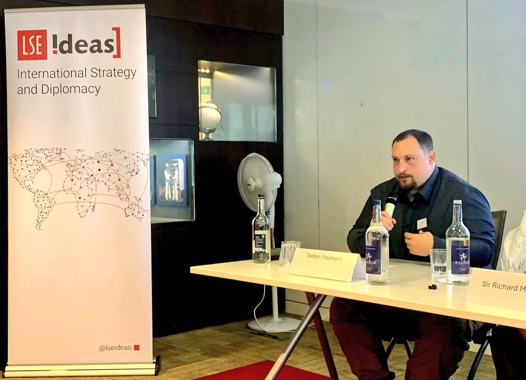 StefanThumann's tweet image. Auf der @lseideas Konferenz in London durfte ich als Repräsentant der dt. Defense Start Ups mit anderen Teilnehmern über dir Fortschritte des Westens beim Thema Drohnenkriegsführung sprechen. Danke für die Einladung.