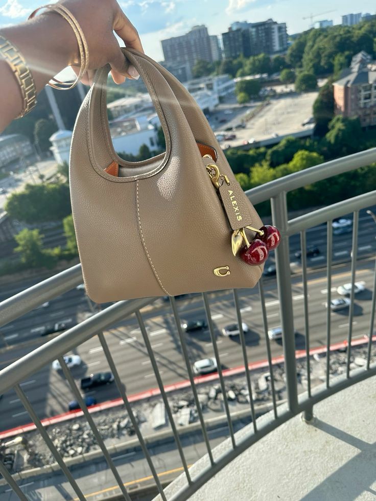 Coach bag 🍒