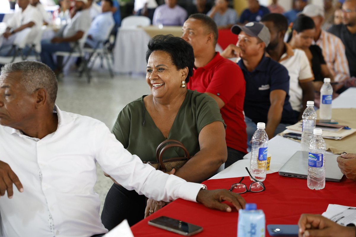 📍 San Juan
Seguimos la agenda del #GobiernoEnLasProvincias.

En Corbano Sur, socializamos el proyecto de alcantarillado que transformará la vida de cientos de familias con soluciones reales en salud, saneamiento y dignidad.

#SomosINAPA