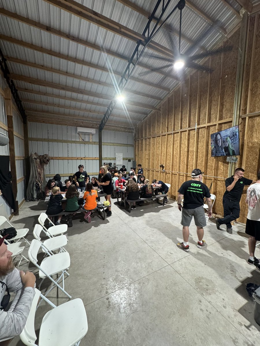 ByronSaxton's tweet image. A summer camp dedicated to the haunted house world is such a fun and innovative concept to me. Thank you @sirhenryhaunt for inviting me to your 2nd annual camp. Had an amazing experience helping to teach Scare Acting 101! 👻