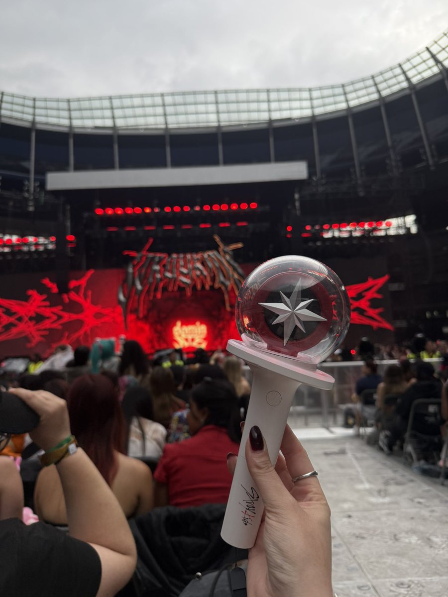 bokiehaven's tweet photo. LETS GOOOOO 

#dominATE_London #StrayKids https://t.co/7JaIiYE95c