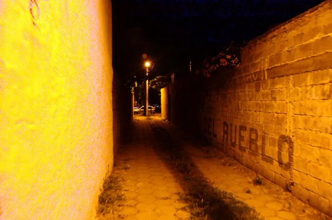 Dejen de joder con la luz cálida, cualquier calle se ve así