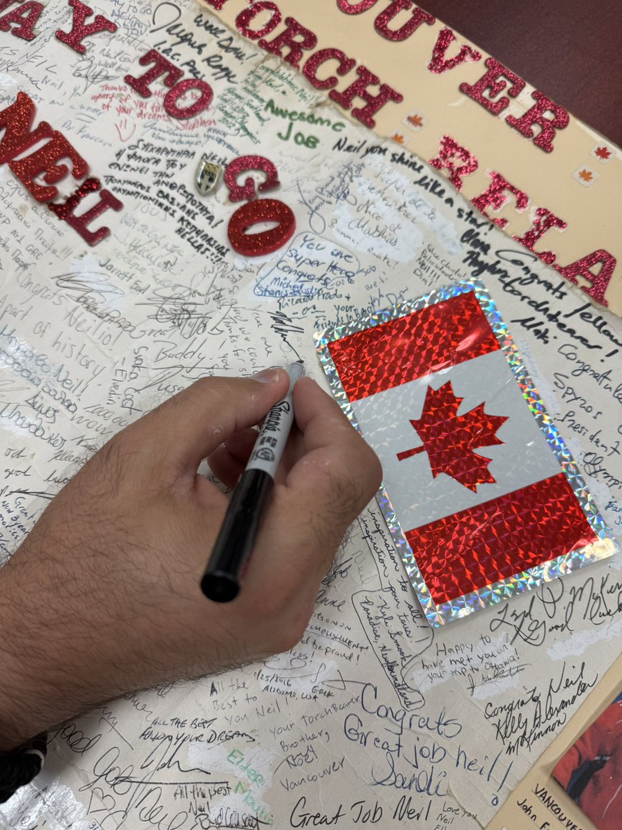 NedKurucMP's tweet image. This morning I had coffee with my friend Neil Earl of Stoney Creek, who turned 62 today. Happy Birthday! 🎁🎉
It’s been 15 years since Neil proudly carried the Olympic Torch for 300m along Highway 8.
Was honoured to add my signature to his poster alongside thousands from…