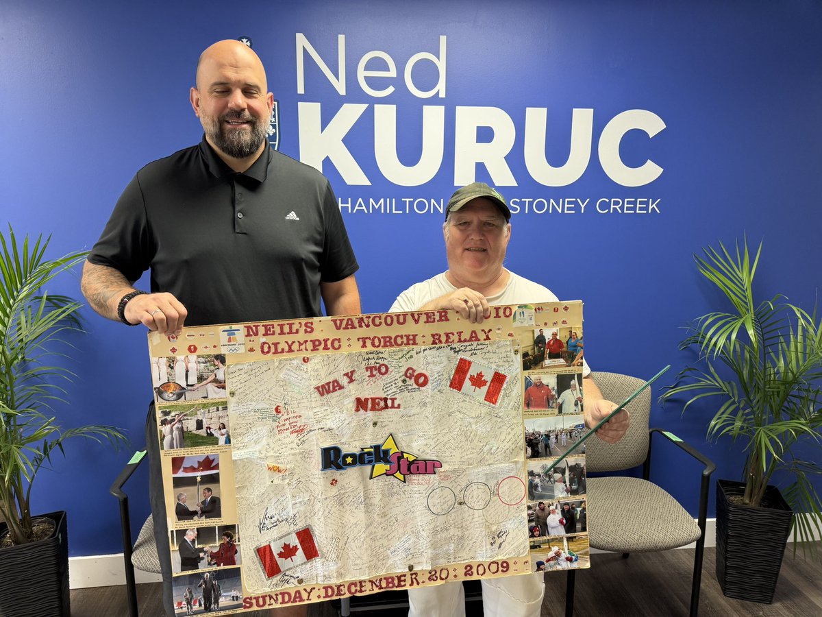 NedKurucMP's tweet image. This morning I had coffee with my friend Neil Earl of Stoney Creek, who turned 62 today. Happy Birthday! 🎁🎉
It’s been 15 years since Neil proudly carried the Olympic Torch for 300m along Highway 8.
Was honoured to add my signature to his poster alongside thousands from…